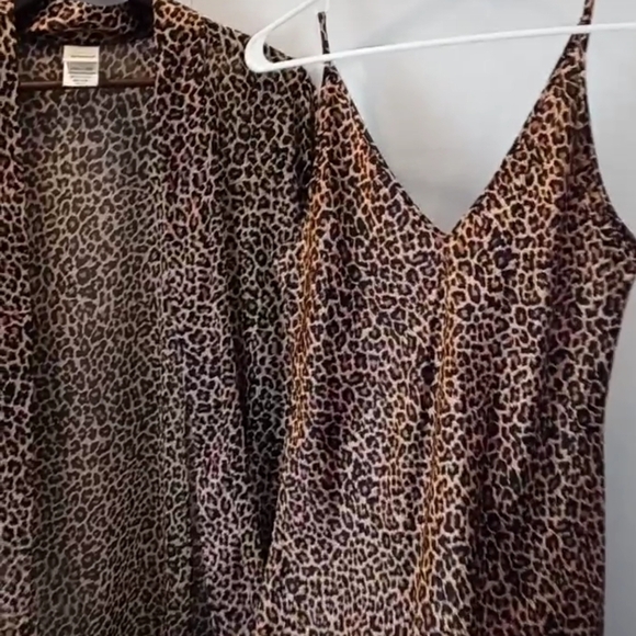 Sophia two-pieceRobe and nightgown small leopard - Picture 1 of 14